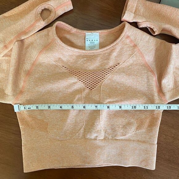 AYBL Motion Seamless Long Sleeve Crop Top peach small - Picture 9 of 16